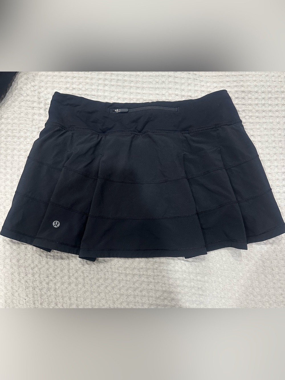 lululemon athletica size 6 grab bag: 4 leggings, 1 running short, 1 skirt - Picture 2 of 5